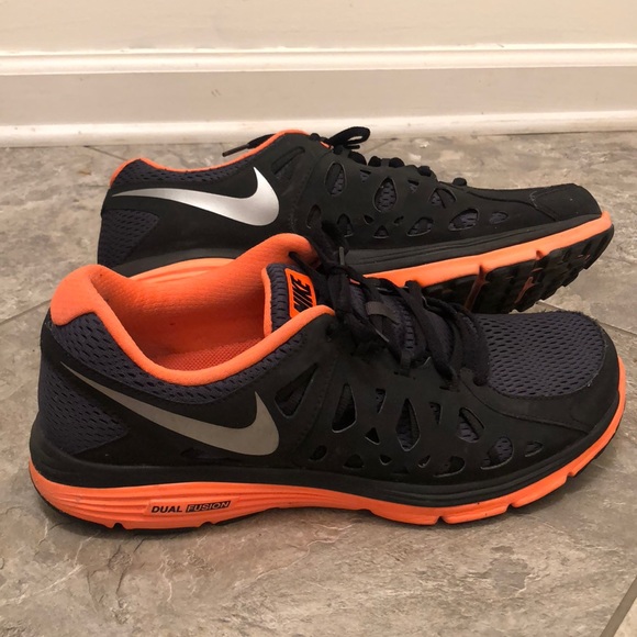nike hyperdunk orange and black